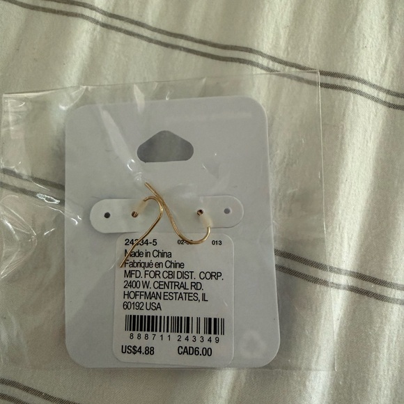 Claire's Gold Hoop Earrings - Picture 2 of 2